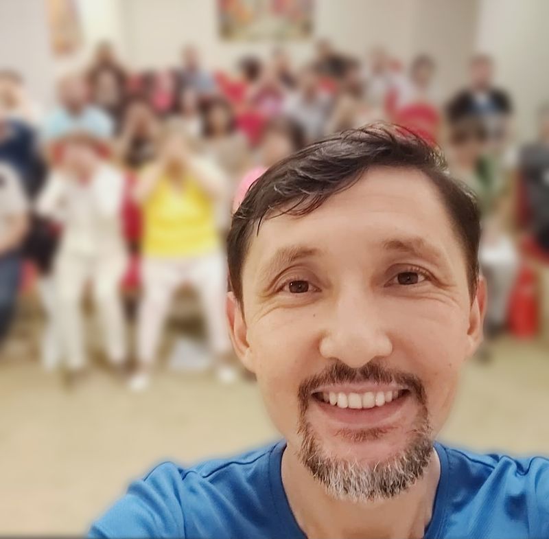 Мурат Шпекпай на занятии с группой